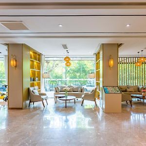 Hangzhou West Lake Hubin Yintai Atour Hotel